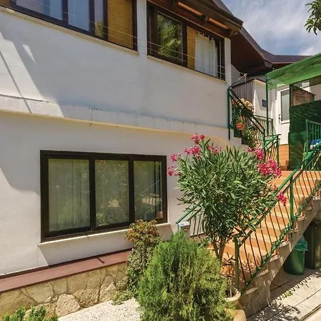 With A Parking Space Novigrad - 14408 Apartman