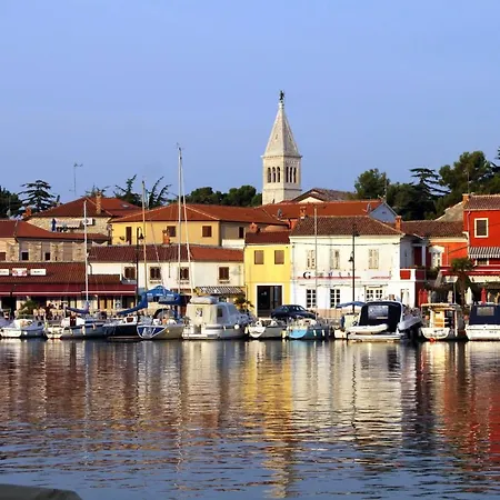 With A Parking Space Novigrad - 14408